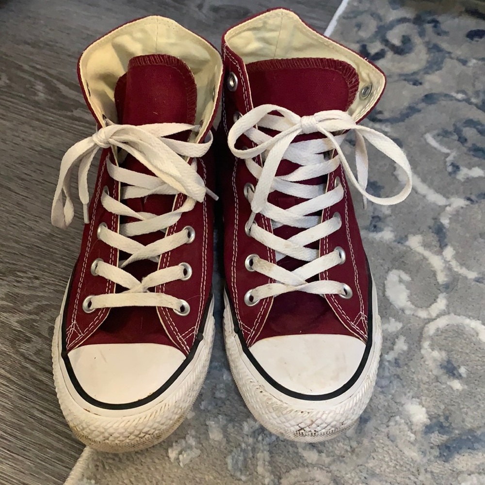 High top maroon converse